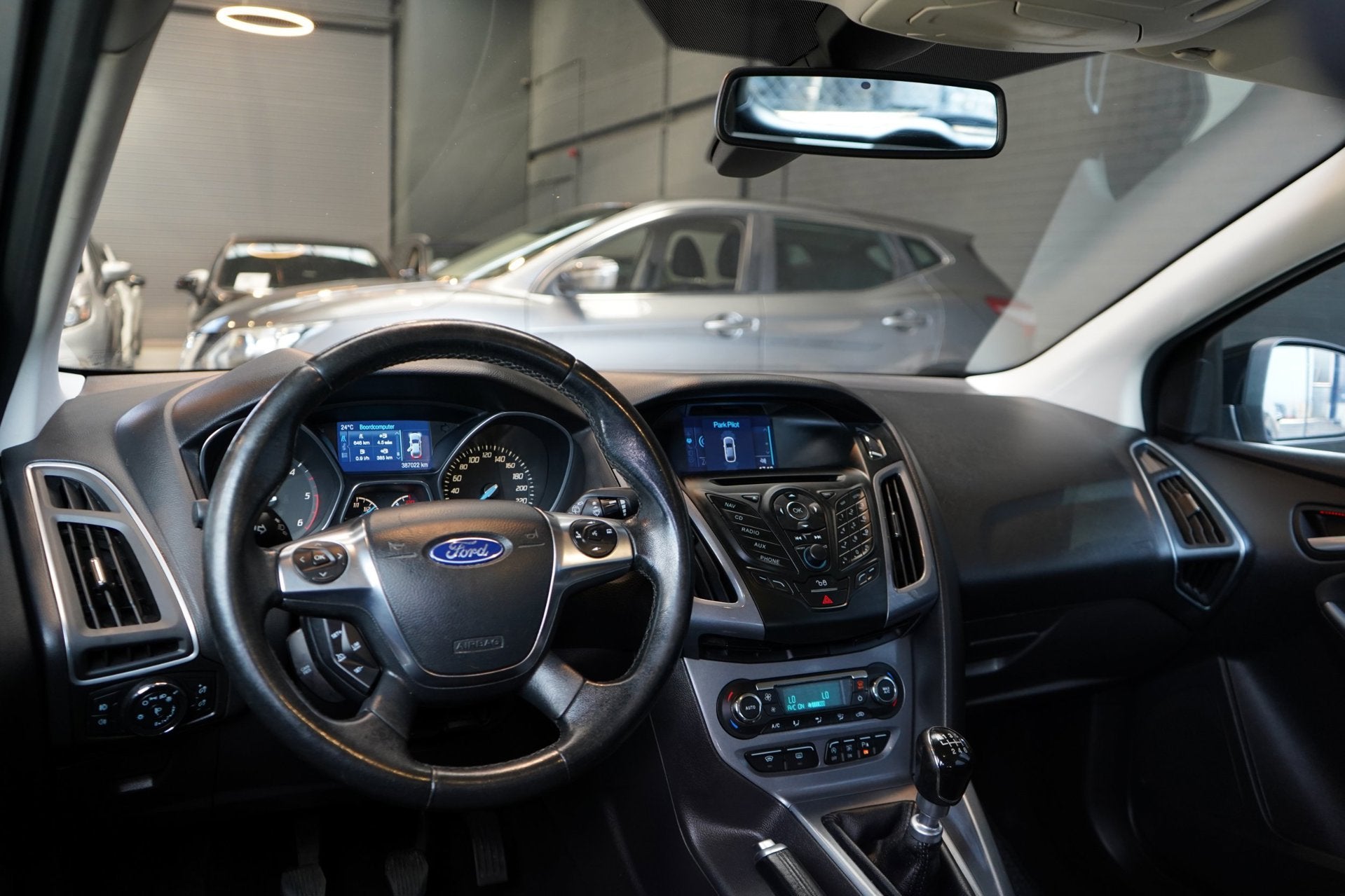 Ford Focus Wagon 1.6 TDCI ECOnetic Lease Titanium | AIRCO |, Stof, Gebruikt, 4 cilinders, Zwart