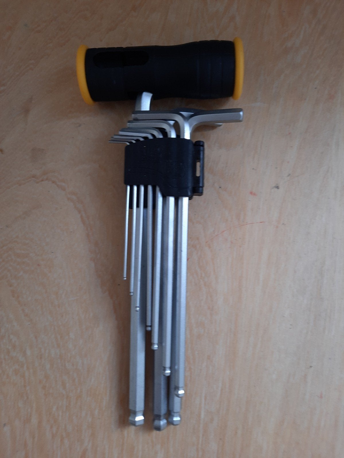 Inbussleutelset met T-handvat en houder, Doe-het-zelf en Verbouw, Gereedschap | Handgereedschap, Ophalen of Verzenden, Gebruikt