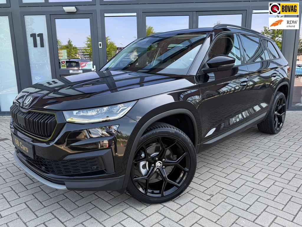 Skoda Kodiaq 1.5 TSI FACELIFT, 7PERSOONS,CAMERA,APPLE CARPLA, Stof, Zwart, 4 cilinders, 150 pk