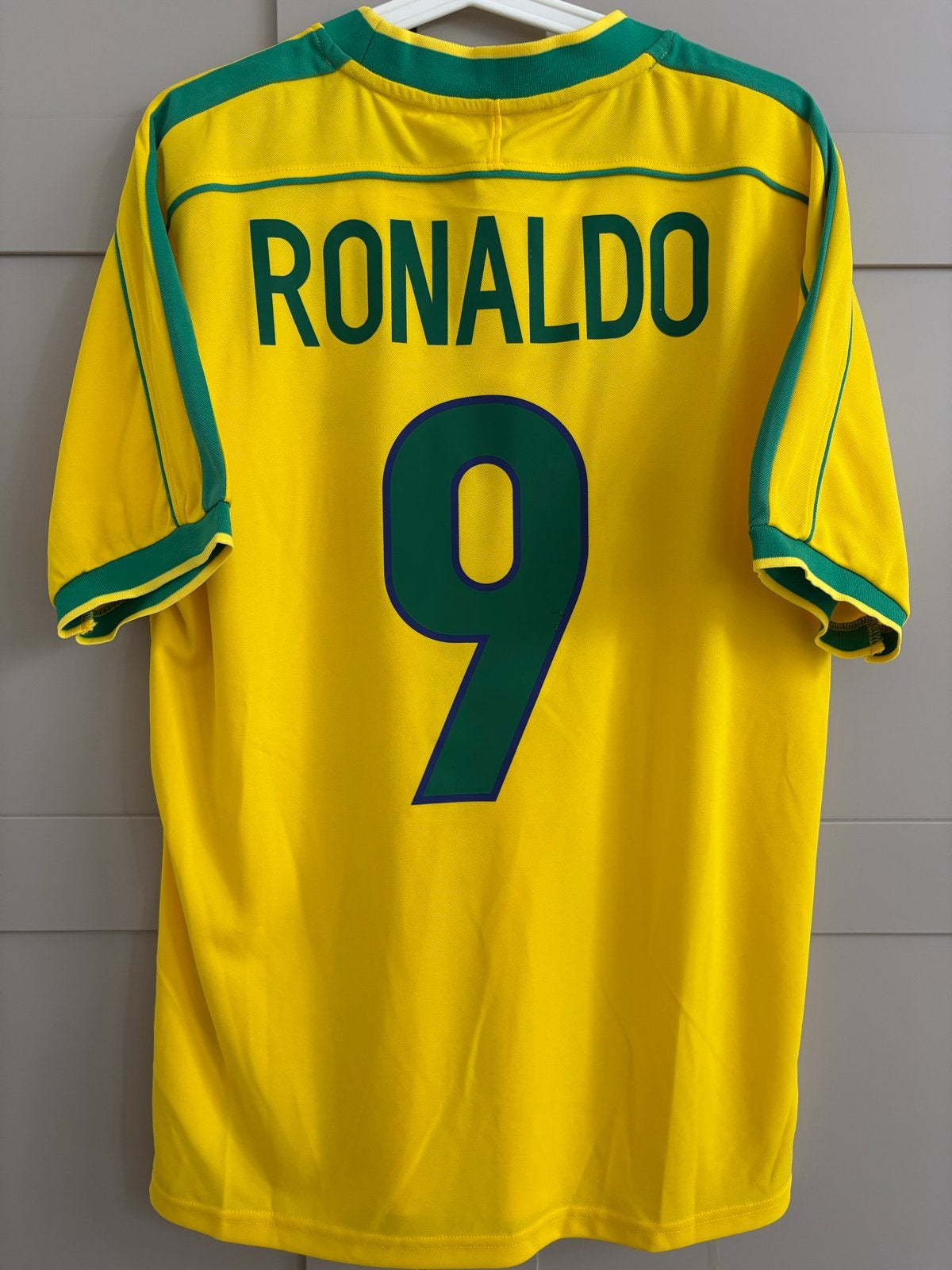 Retro Brazilië Ronaldo voetbalshirt - Maat Large Nike R9, Maat L, Ophalen of Verzenden, Nieuw, Shirt