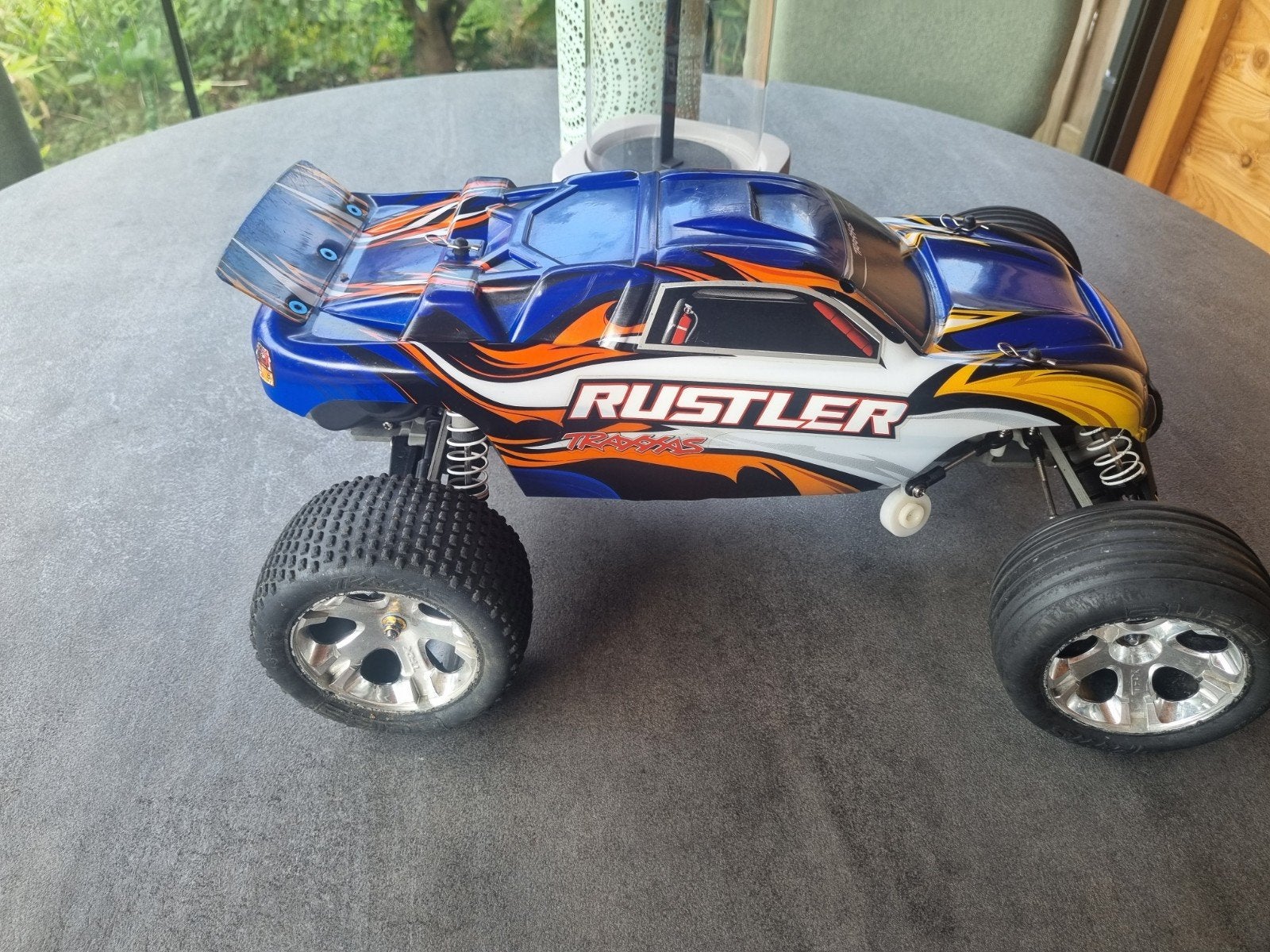 Traxxas Rustler 2wd ROLLER, Hobby en Vrije tijd, Ophalen, Zo goed als nieuw, Auto offroad