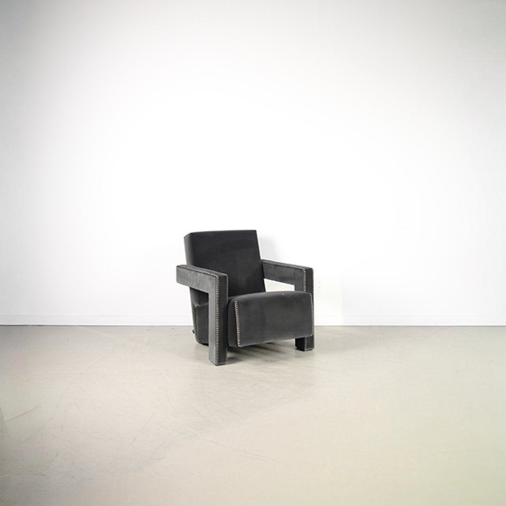 1x Cassina Utrecht Chair type 637 Cactus – Stof, Niet ingevuld, Niet ingevuld, Nieuw, 75 tot 100 cm