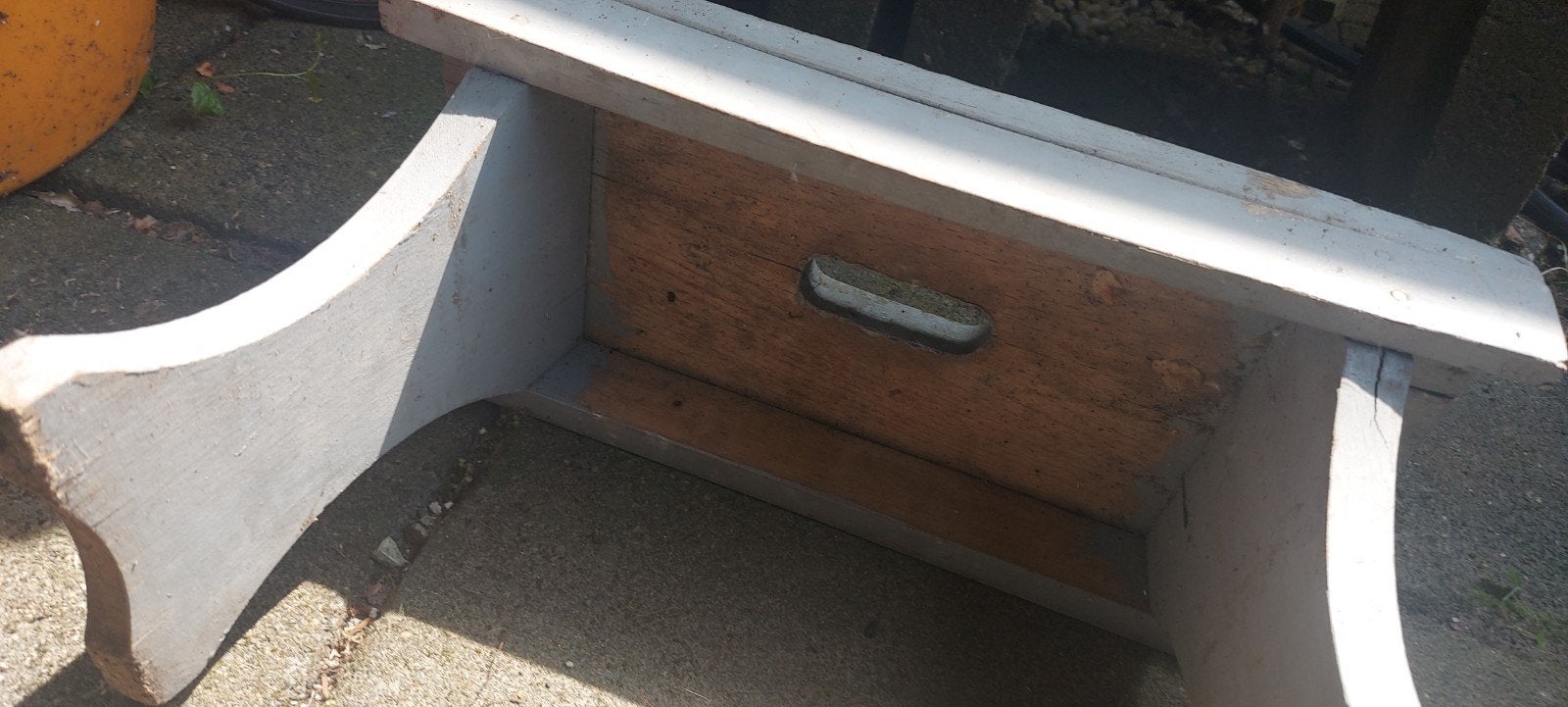 Oude houten krukje met handvat, brocante stijl, Ophalen of Verzenden, Gebruikt, Hout