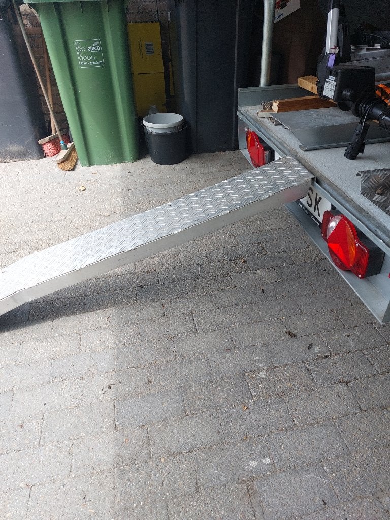 Oprijplaat gebogen 152 cm  lang 20 cm breed zeer stevig, Ophalen