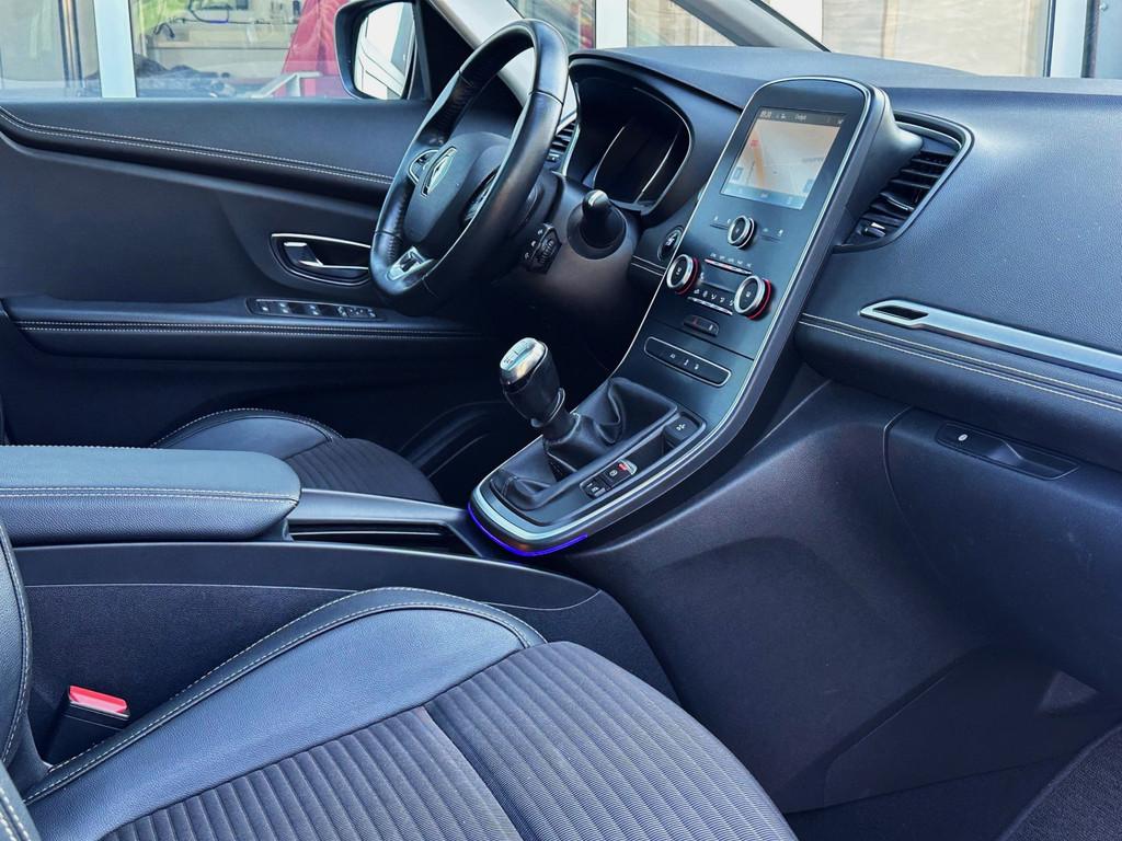 Renault Scénic 1.2 TCe Intens | 20" Wielen | Panoramadak |, Voorwielaandrijving, Gebruikt, 4 cilinders, 1850 kg