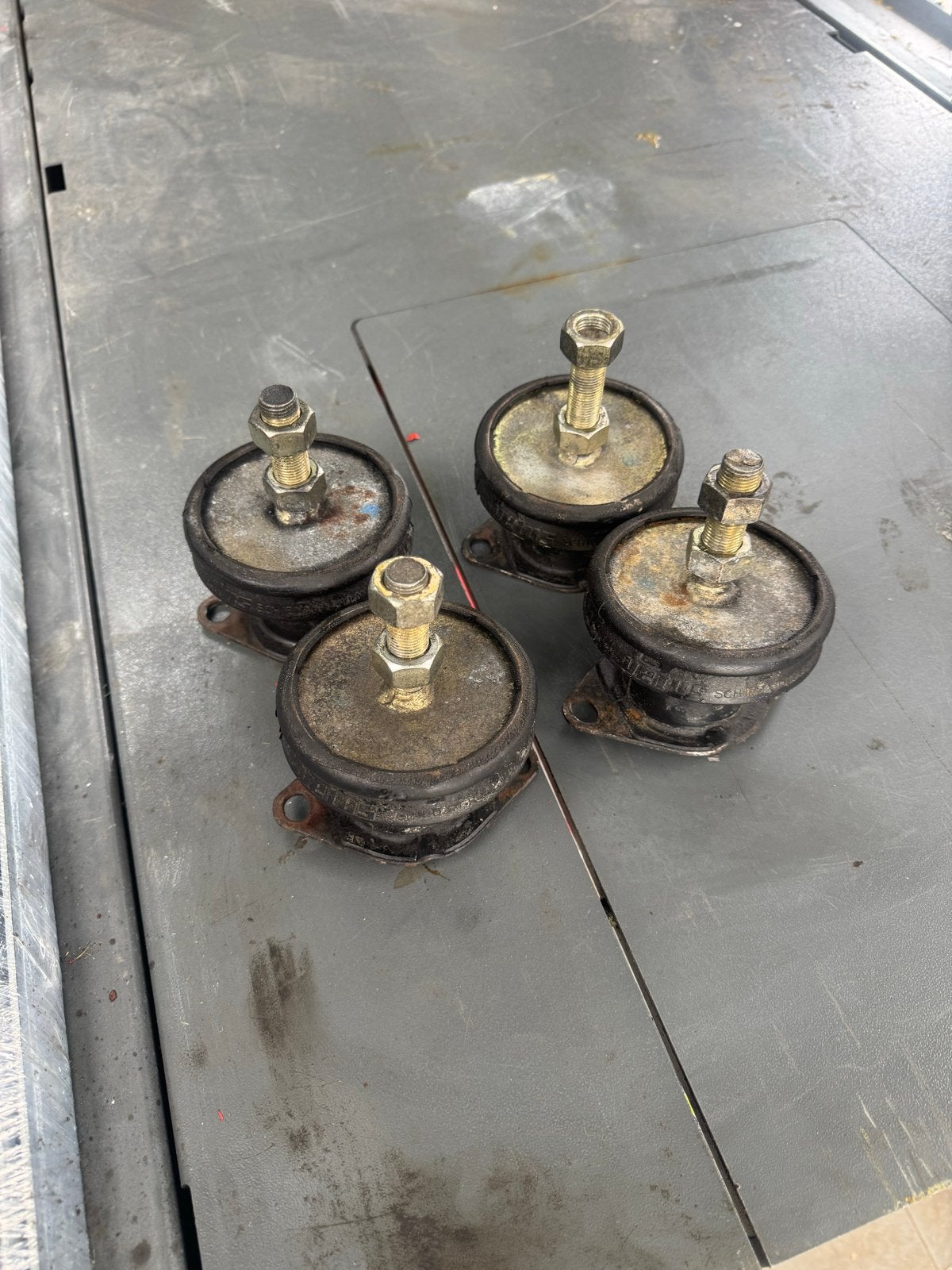 Vetus hydraulische motorsteunen/trillingsdempers, Ophalen of Verzenden, Gebruikt, Motor en Techniek, Zeilboot of Motorboot
