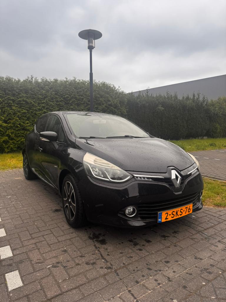 Renault Clio 0.9 TCE 66KW 5-DRS 2013 Zwart, Voorwielaandrijving, 898 cc, 40 €/maand, 540 kg