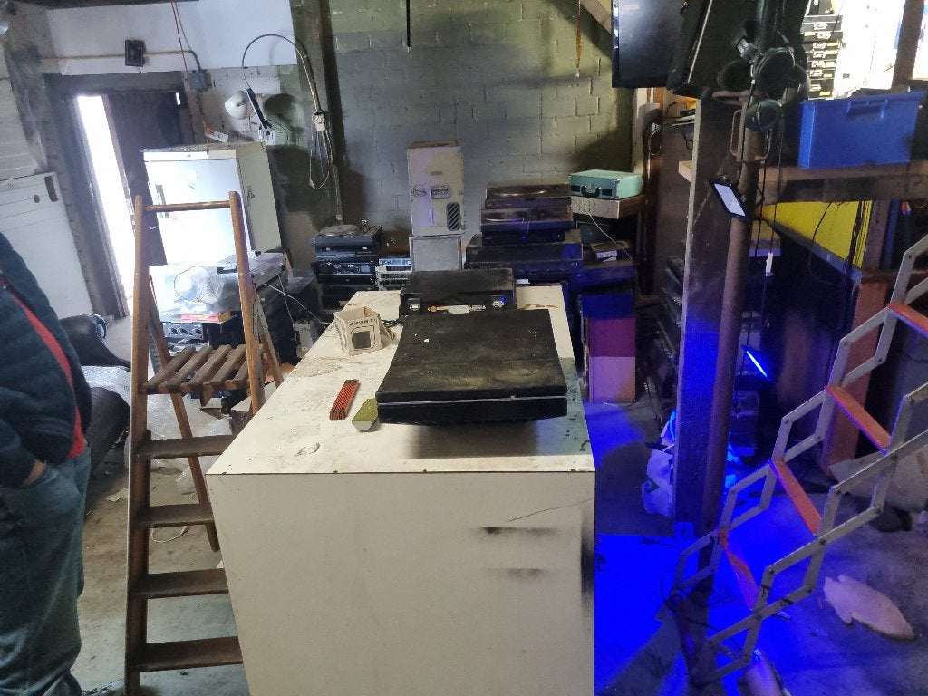 Werktafel trespa met schappen, Ophalen, Gebruikt