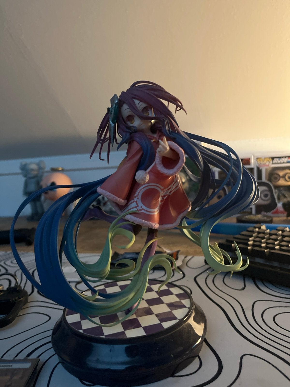 Shuvi Dola figuur mist de 2 poppetjes die onder haar staan, Ophalen of Verzenden, Zo goed als nieuw