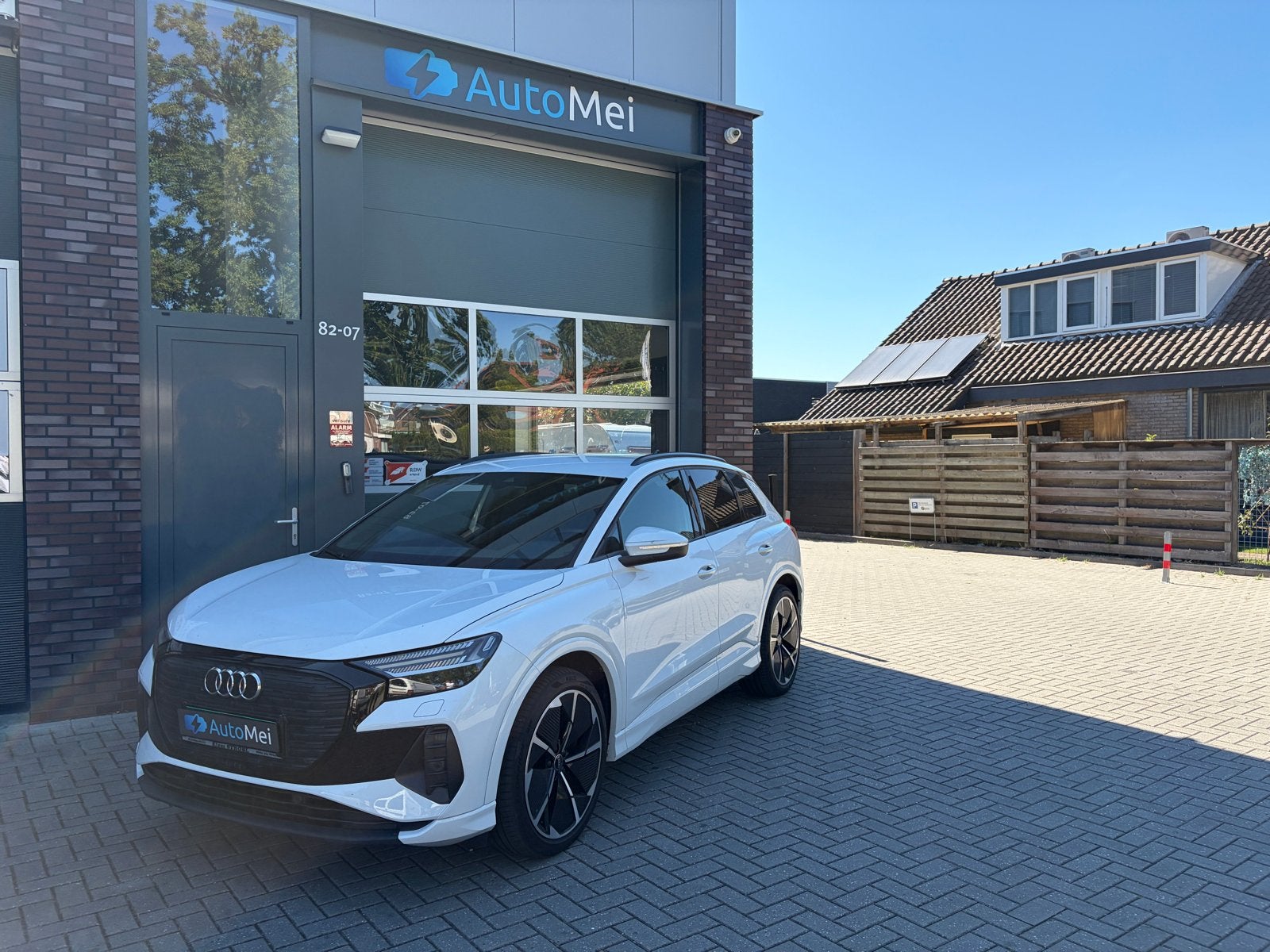 Audi Q4 e-tron 50 quattro 82 kWh ACC/Keyless/Matrix/Trekhaak, Auto's, Audi, Automaat, Stof, Wit, Te koop
