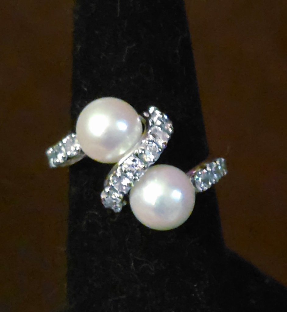 Exclusieve gouden ring met 2 parels en diamanten 0,52kt, Met edelsteen, Ophalen of Verzenden, Zo goed als nieuw, 17 tot 18