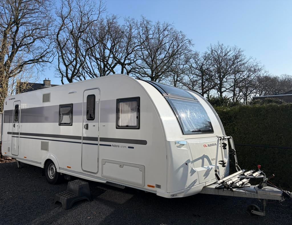 Adria Adora 673 PK 2020 MOVER,AIRCO,Voortent,Stapelbed, 7 p, Dwarsbed, Rondzit, Particulier, Adria
