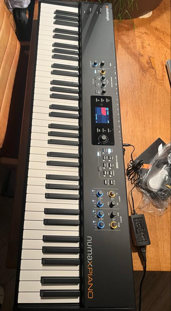 Studiologic Numa X Piano 73, Overige aantallen, Zo goed als nieuw, Midi-aansluiting, Ophalen