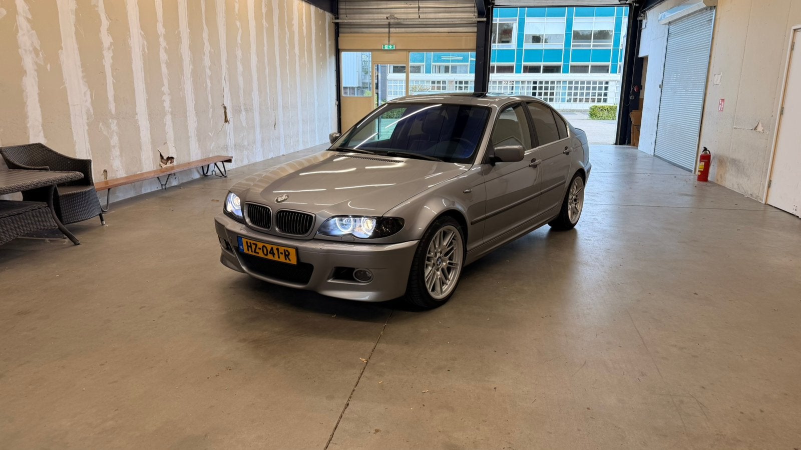 BMW 3-Serie 2.5 I 325 AUT 2004 Grijs, Automaat, Achterwielaandrijving, 11 km/l, 75 €/maand