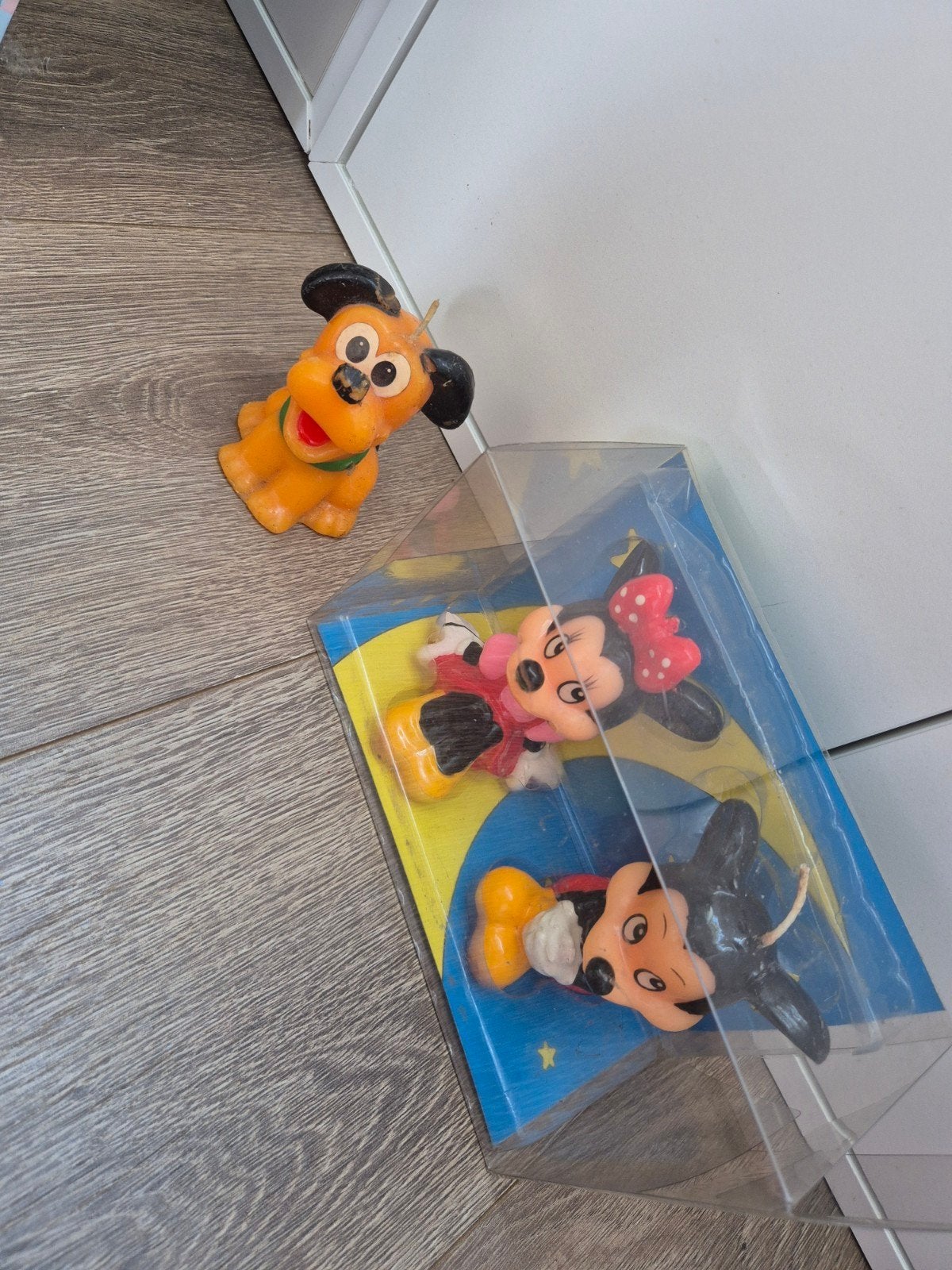 ouderwetse mickey mouse en pluto kaarsen, Ophalen of Verzenden, Mickey Mouse, Zo goed als nieuw, Beeldje of Figuurtje