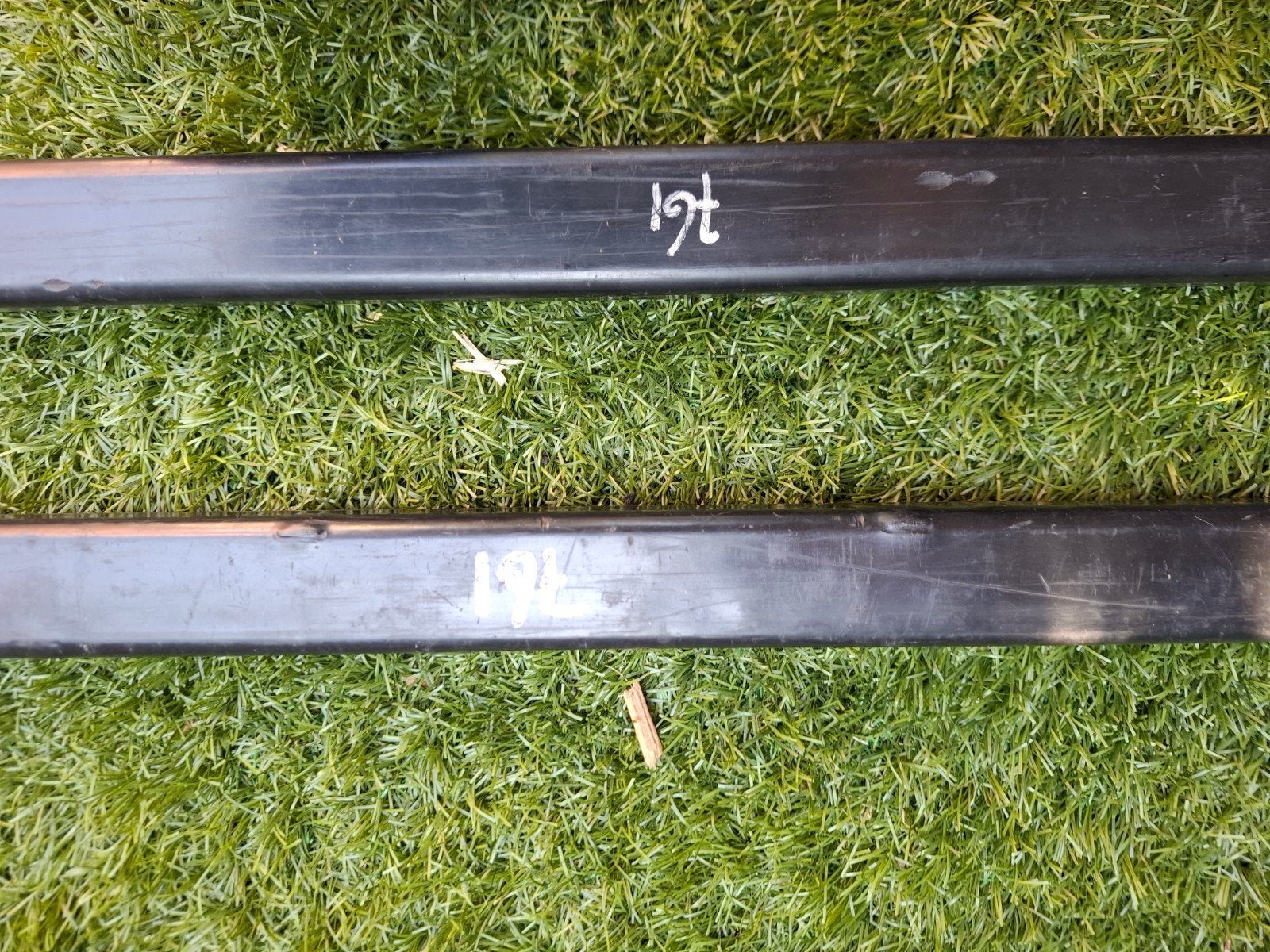 Thule dakdragerset met 2 stangen en 4 voeten, Ophalen, Gebruikt