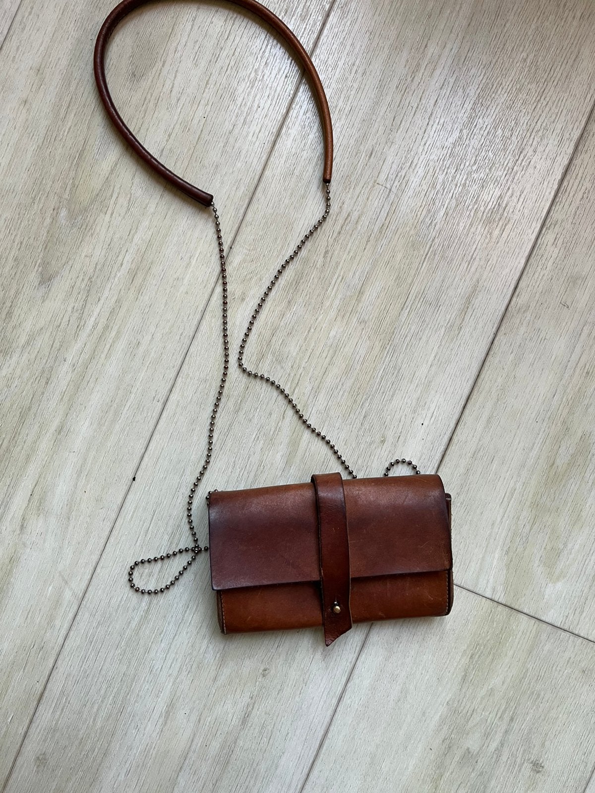 PUC klein leren tasje, Sieraden, Tassen en Uiterlijk, Tassen | Damestassen, Gebruikt, Schoudertasje, Beige, Ophalen of Verzenden