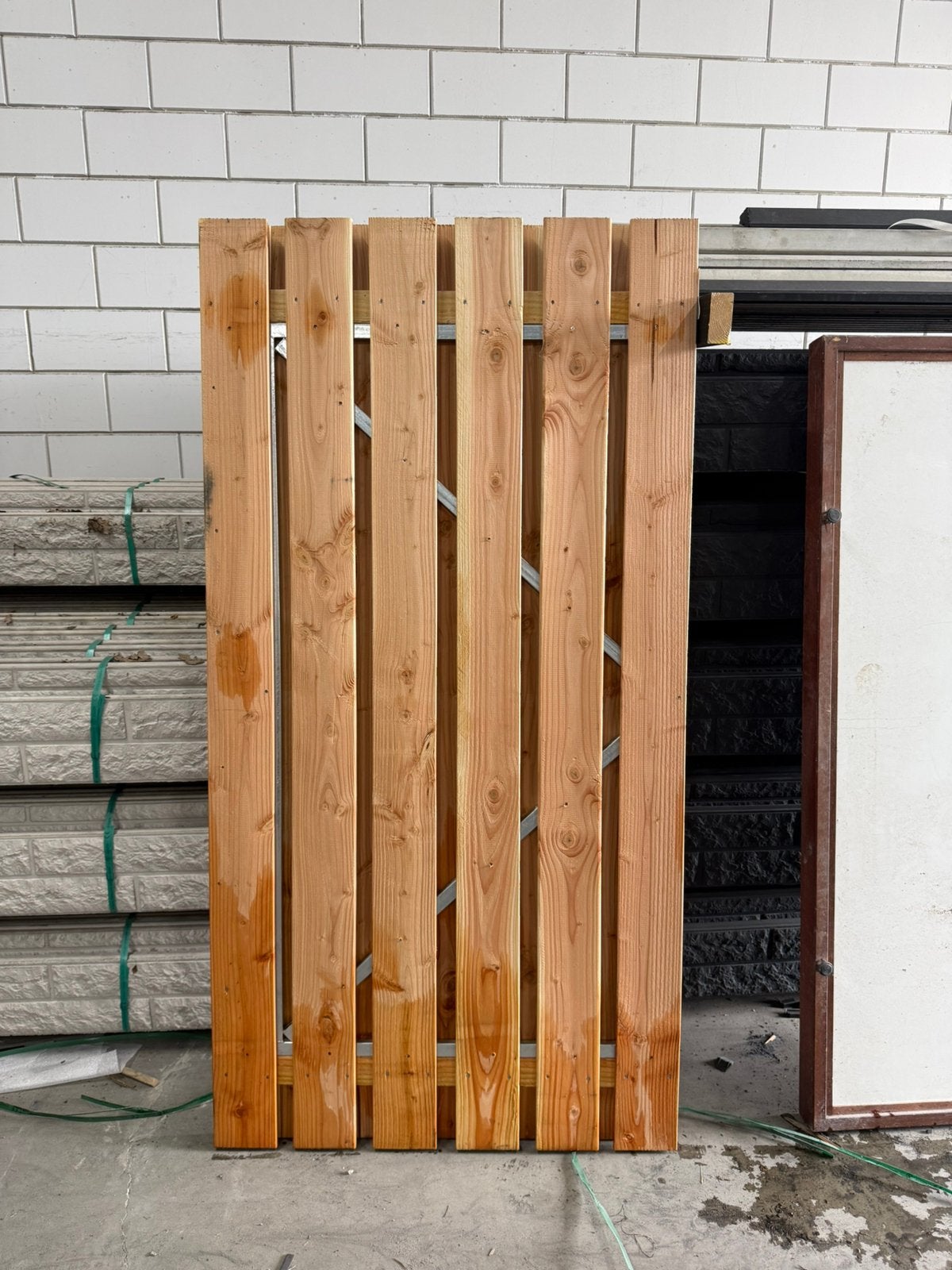 Douglas schuttingdeur | Restpartij, Tuin en Terras, Ophalen, 1 tot 2 meter, Minder dan 3 meter, Nieuw