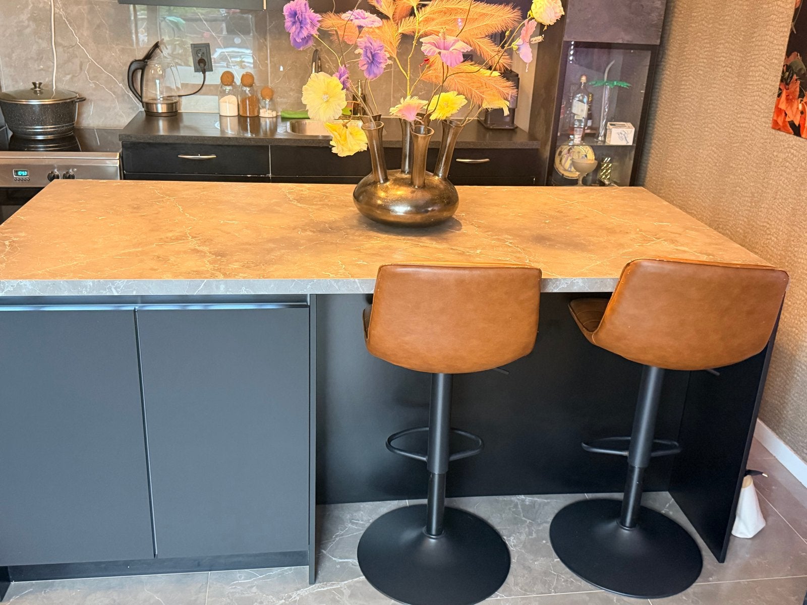 keukeneiland met een luxe marmerlook werkblad, Ophalen, Zwart, Overige typen, Zo goed als nieuw