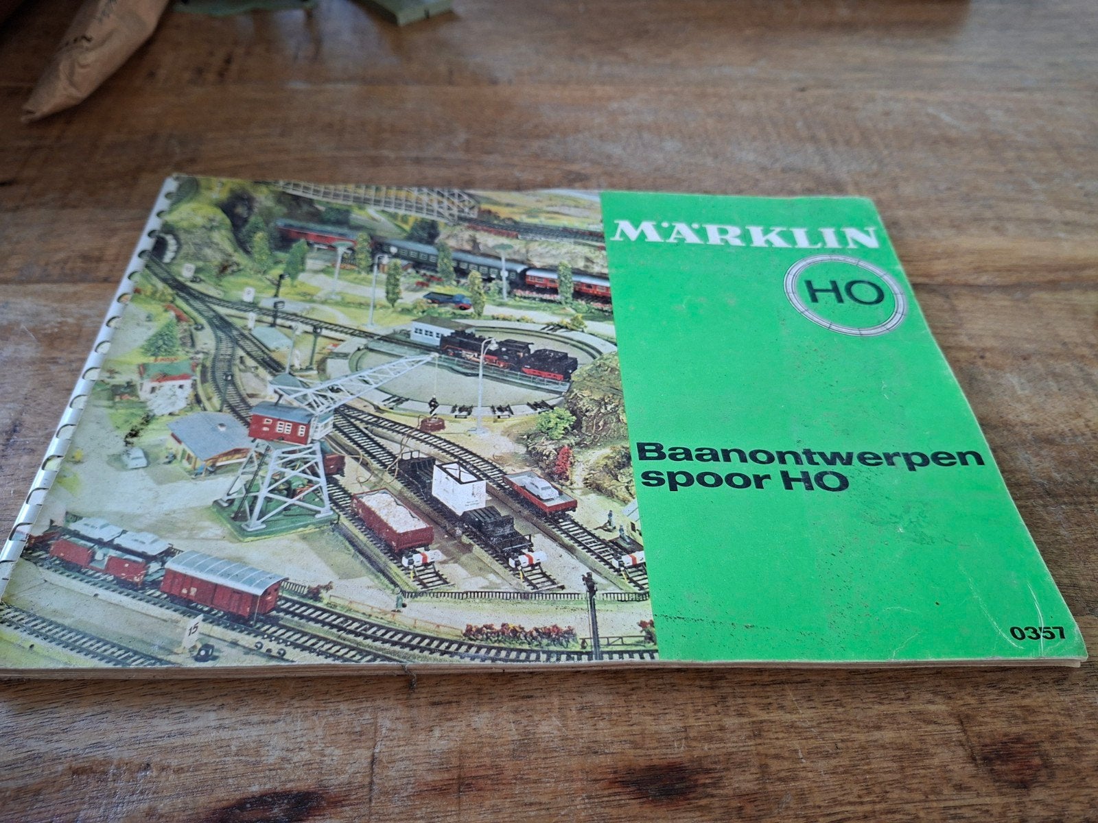 Märklin HO "Baanontwerpen spoor HO" gids (modelnummer 0357), Hobby en Vrije tijd, Modeltreinen | H0, Ophalen of Verzenden, Wisselstroom
