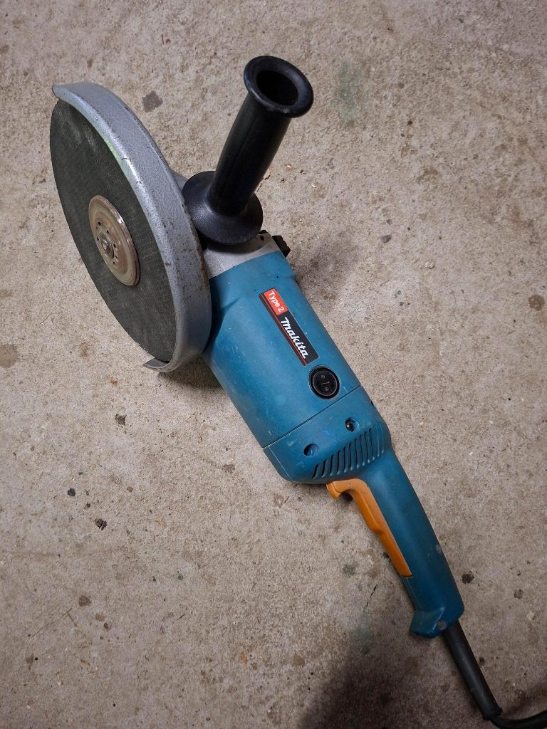 Zware slijptol, haakse slijper Makita 230 mm, Doe-het-zelf en Verbouw, Gereedschap | Slijpmachines, Ophalen, Gebruikt, 1000 watt of meer
