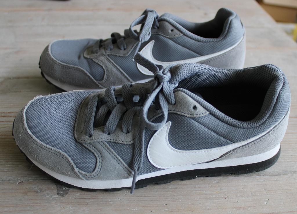 Nike schoenen maat 38, Schoenen, Ophalen of Verzenden, Zo goed als nieuw, Nike