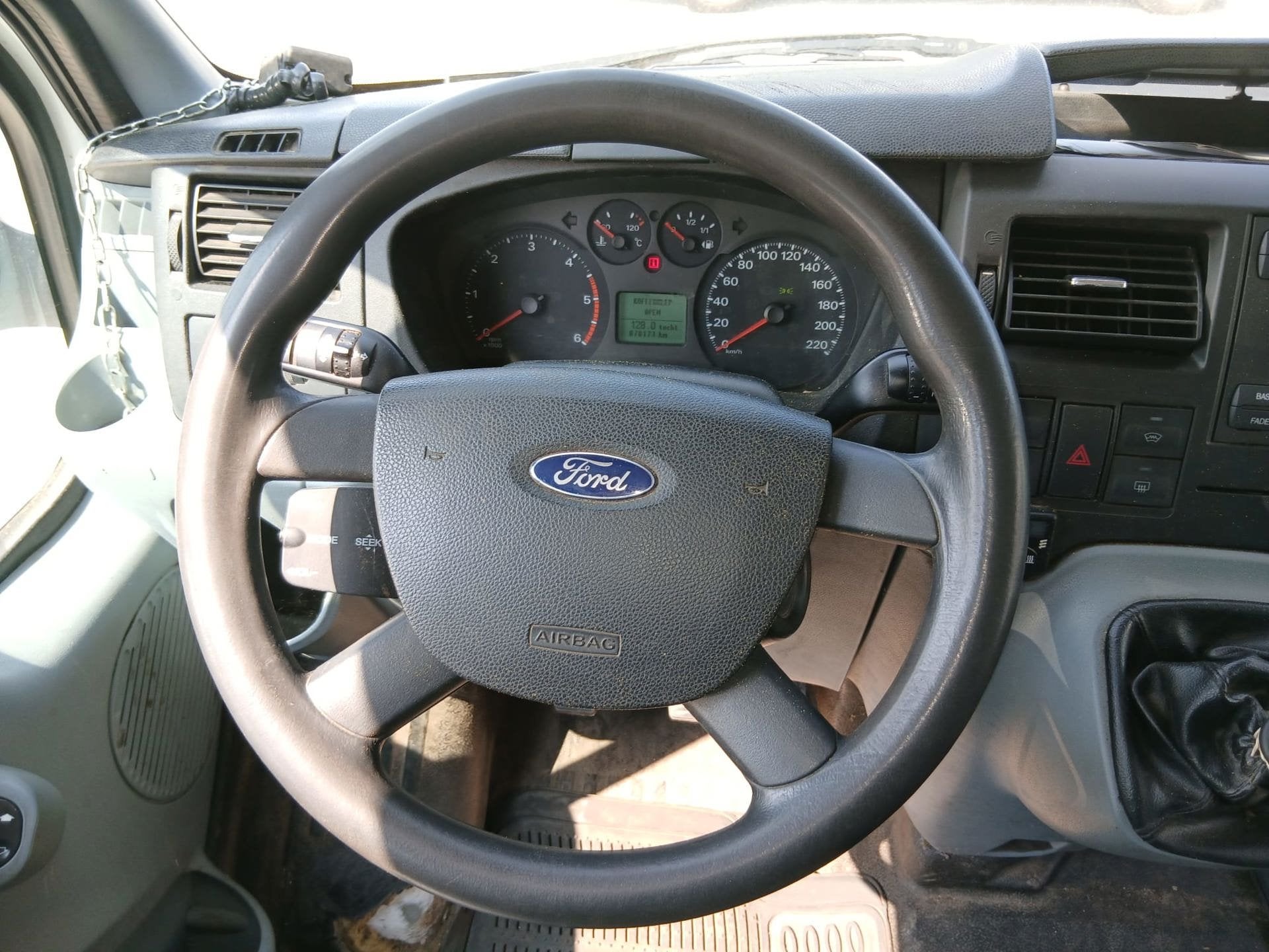 Ford Transit 350 2.0 TDCI L2H2 dubbel cab export, Gebruikt, Zwart, Wit, Origineel Nederlands