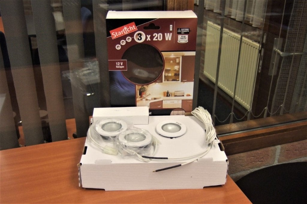 Spotjes (3 stuks) 3 x 20 Watt wit van kleur, Ophalen, Halogeen, Metaal of Aluminium, Nieuw