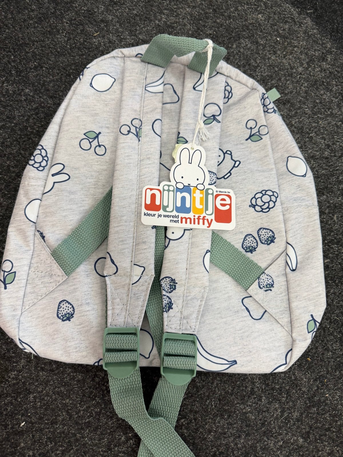 Nijntje rugzakje met fruitprint - Zo goed als nieuw, Disney of Dora, 25 tot 40 cm, Ophalen of Verzenden, Zo goed als nieuw