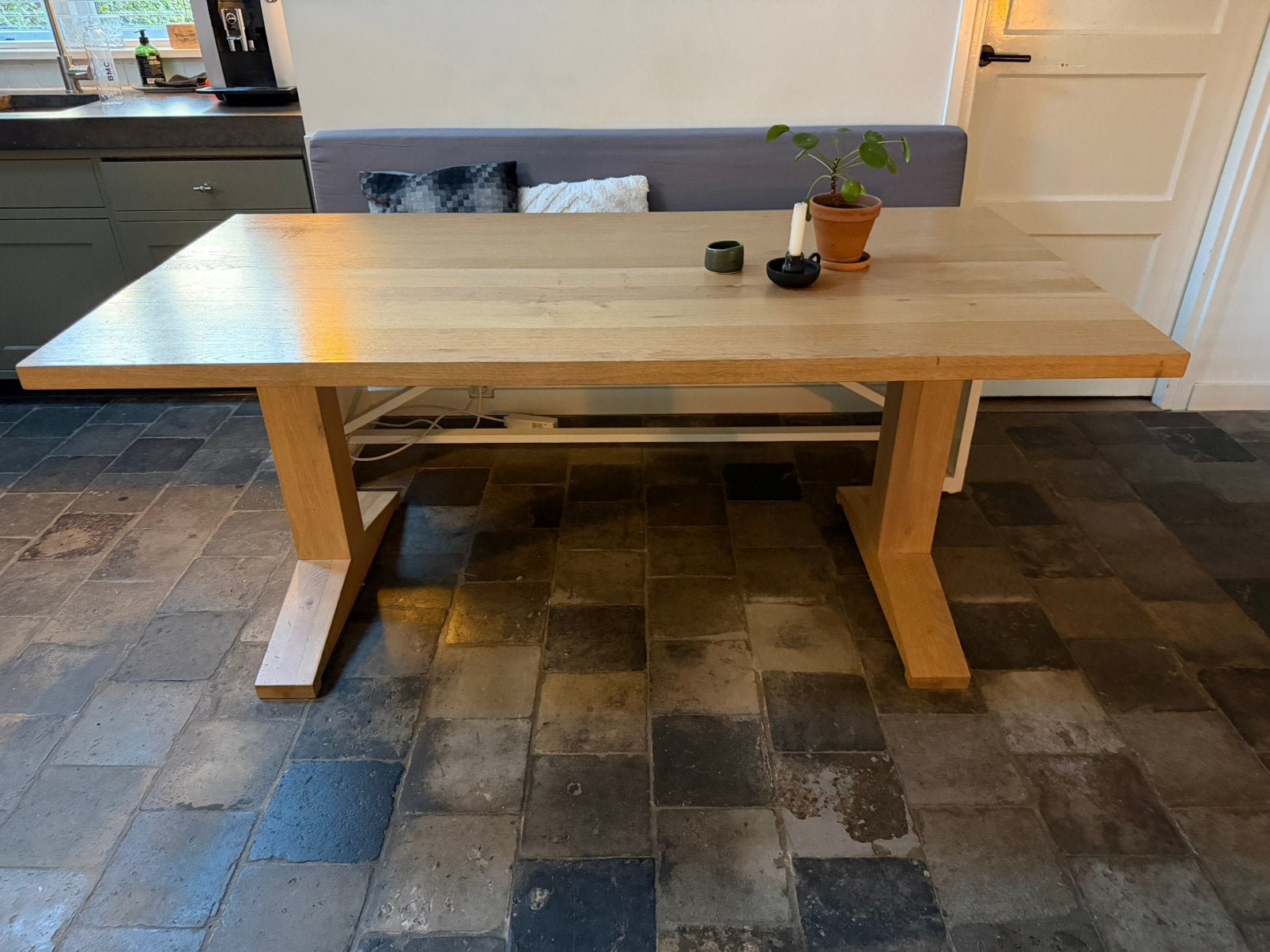 Eikenhouten eettafel met kloosterpoten, Huis en Inrichting, Gebruikt, Eikenhout, Vijf personen of meer, 150 tot 200 cm