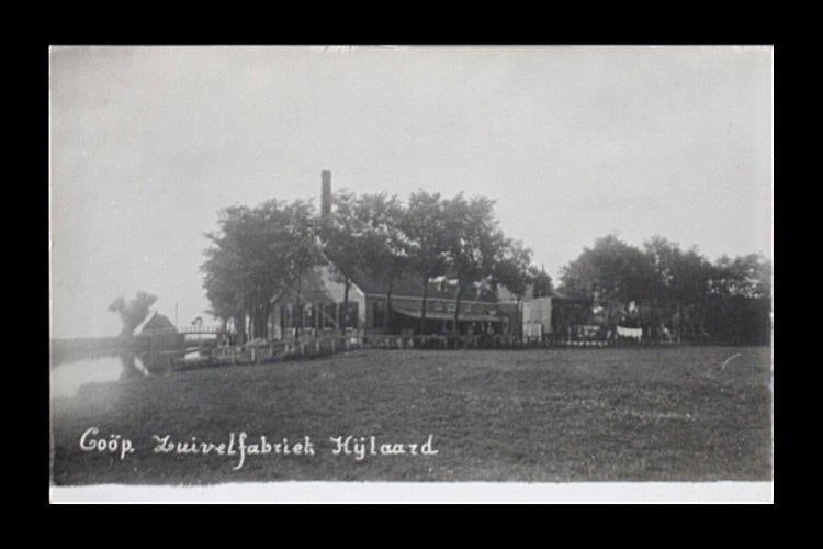 Fotokaart zuivelfabriek Hijlaard, Verzenden, 1920 tot 1940, Gelopen, Friesland