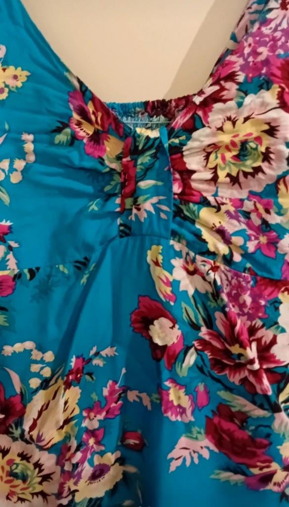Mooie zomerse jurk met bloemenprint uit Bali, Blauw, Ophalen of Verzenden, Onbekend, Knielengte