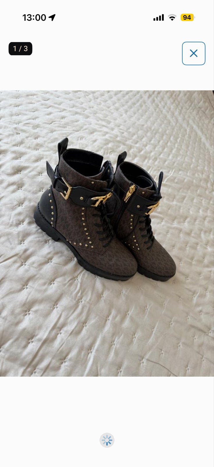Michael Kors Bruine Enkellaarzen met MK-logo en studs, Ophalen, Zo goed als nieuw, Bruin, Lage of Enkellaarzen