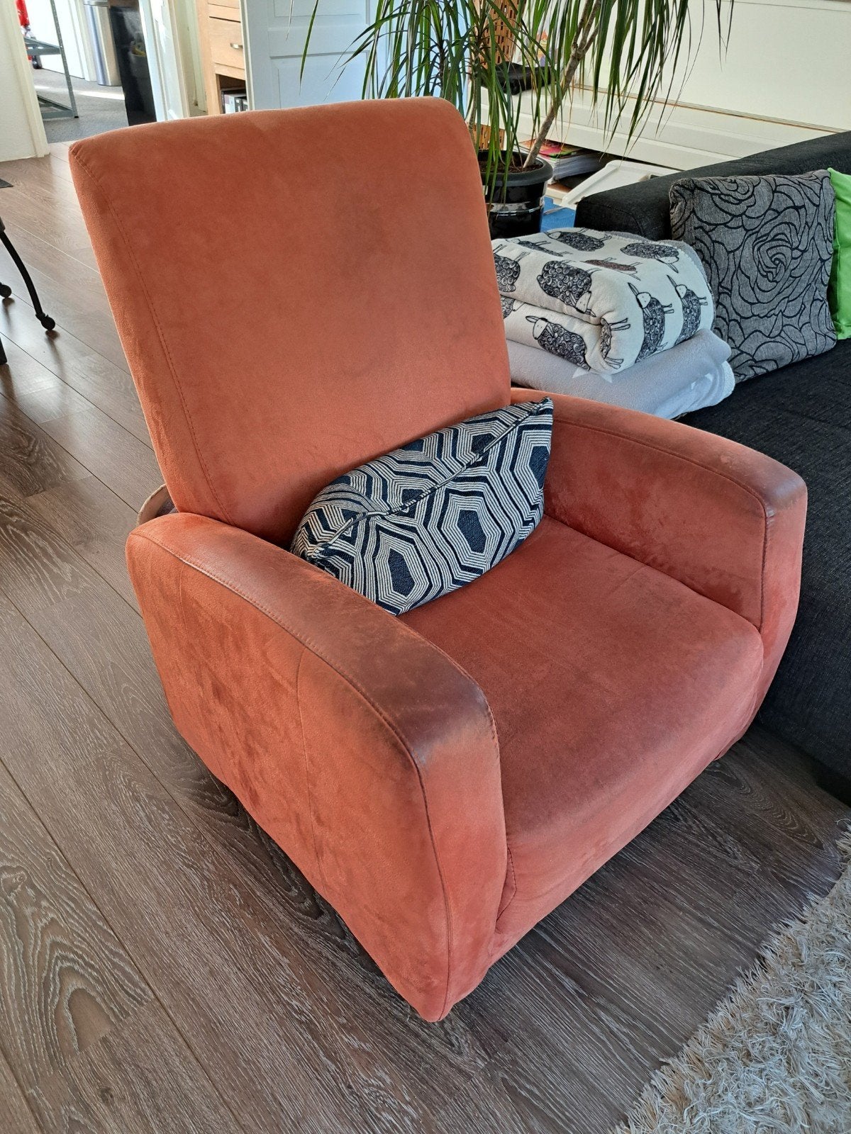 Comfortabele oranje fauteuil - Gebruikt, Ophalen, Modern, Comfortabel, Gebruikt, 75 tot 100 cm