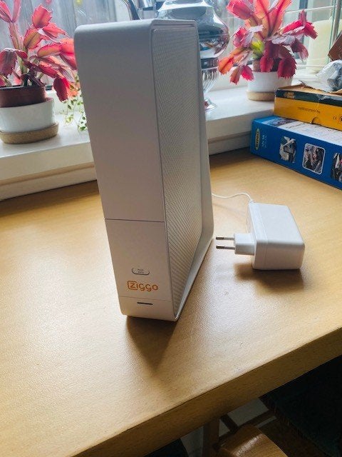 Modem, Ophalen of Verzenden, Zo goed als nieuw, Router met modem