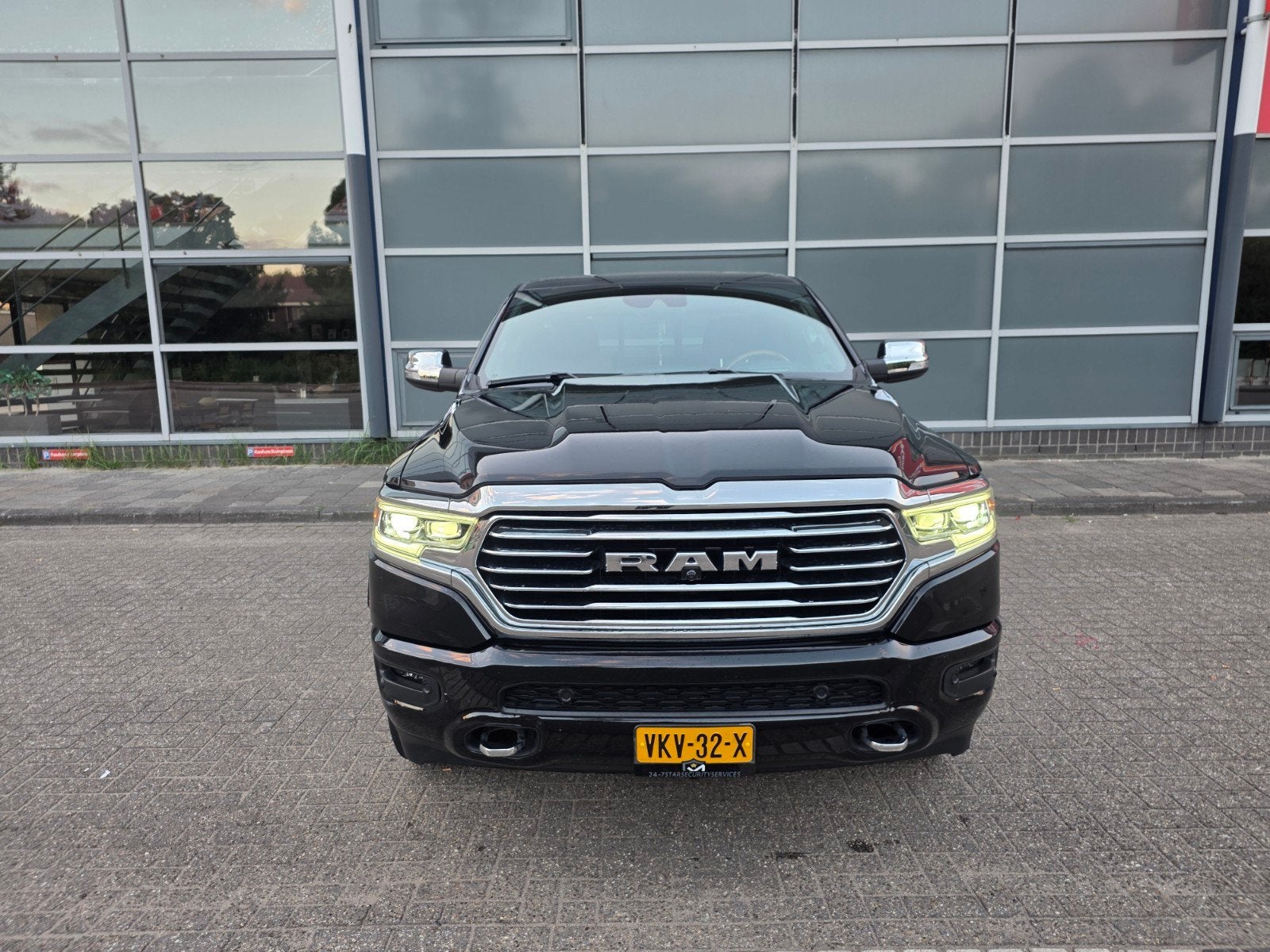 DODGE RAM LONGHORN EDITION/1ste Eigenaar Dealer onderhouden, Automaat, 5654 cc, Parkeerassistent, Zwart