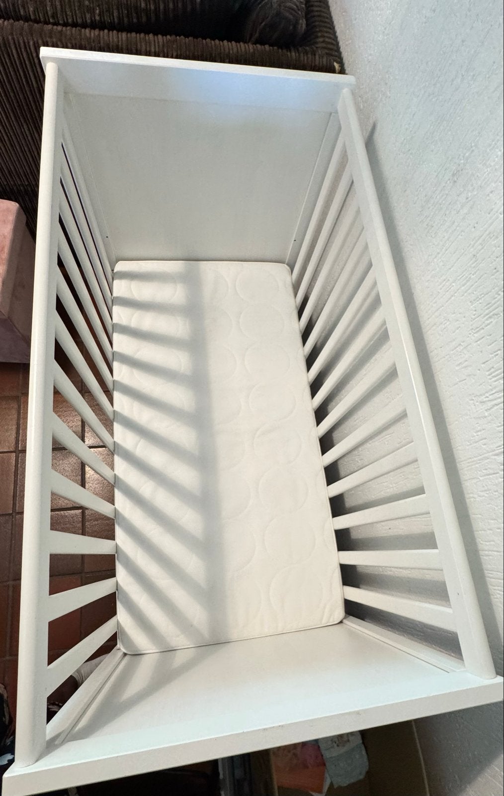 Zo goed als nieuw IKEA babybed met matras (0-5 jaar), Ophalen, Minder dan 140 cm, Matras, 100 cm of meer