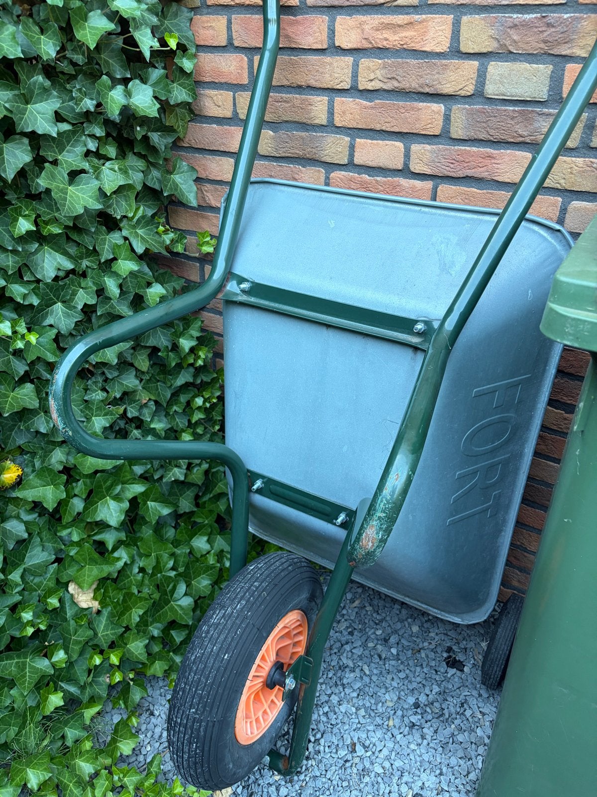 Stevige kruiwagen - Ideaal voor tuin en bouw, Ophalen of Verzenden, Gebruikt, Handmatig, Tweewielig