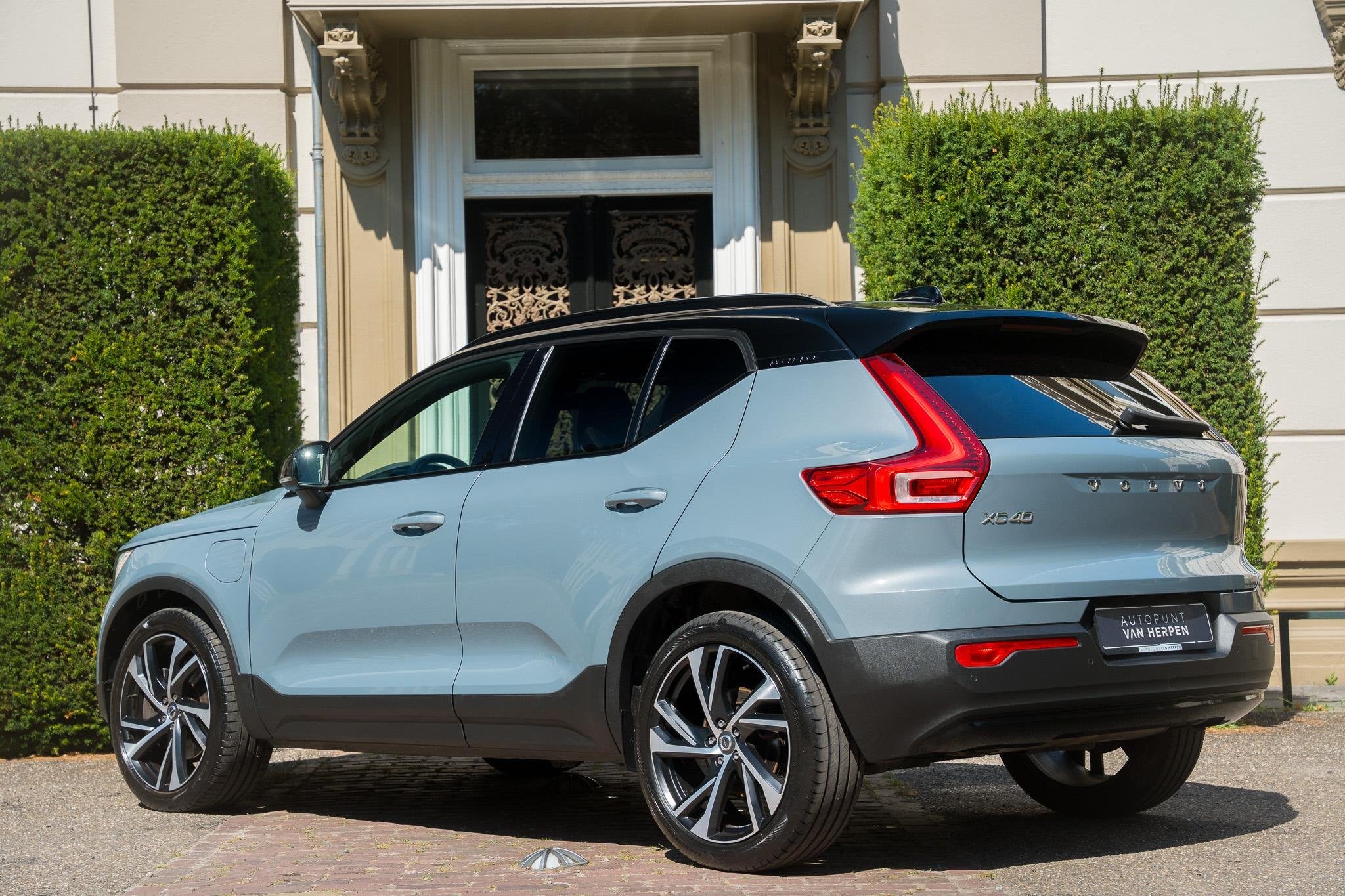 Volvo XC40 1.5 T5 Recharge R-Design TREKHAAK | H&K | MEMORY, Euro 6, 1712 kg, Plug-in hybride, Bedrijf