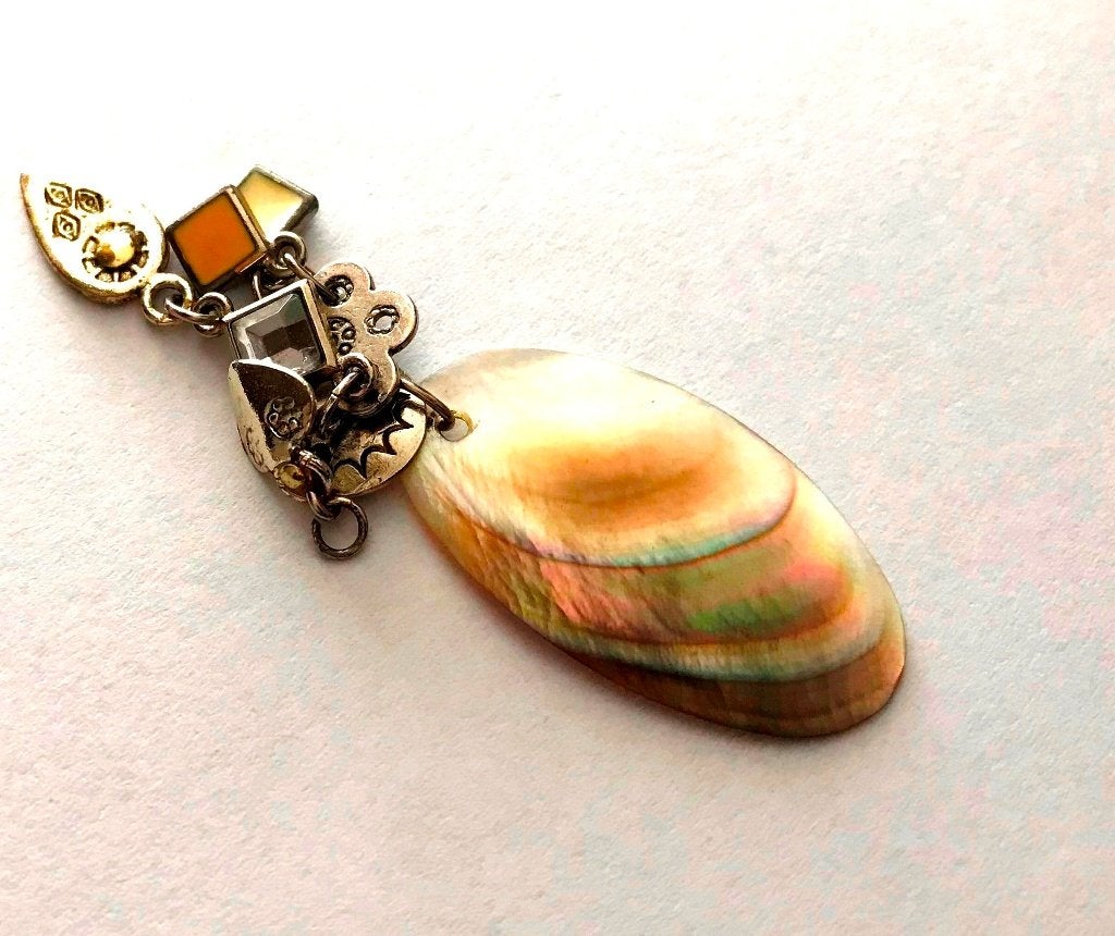 Prachtige hanger Abalone Parelmoer mother of pearl regenboog, Verzenden, Zo goed als nieuw, Steen of Mineraal, Met edelsteen