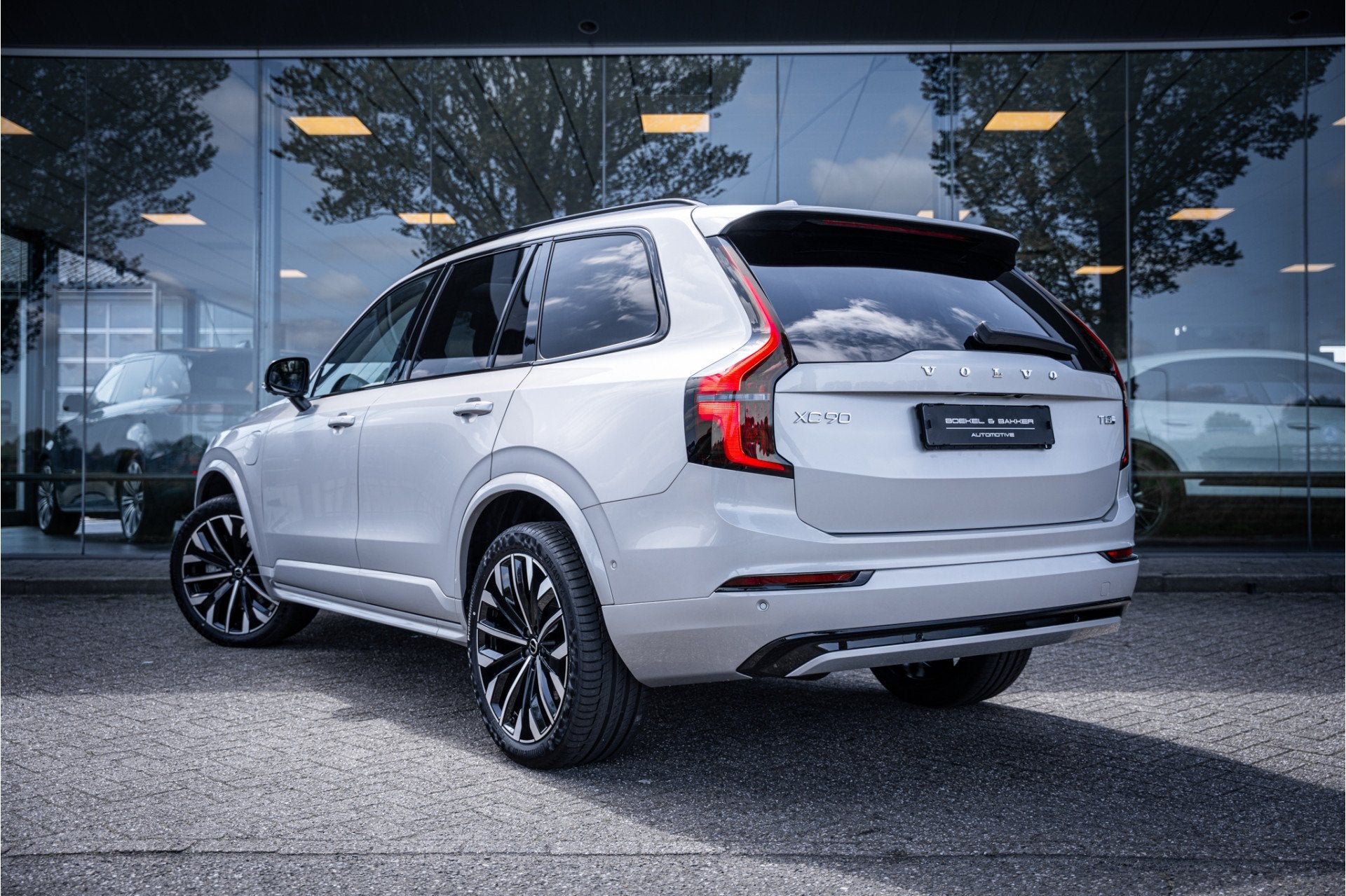 Volvo XC90 2.0 T8 Plug-in hybrid AWD PLUS DARK * Panodak * H, Gebruikt, Zwart, 4 cilinders, 7 stoelen