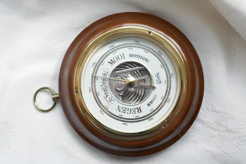 Houten  klassieke wand   barometer  -   Wuba, Verzenden, Zo goed als nieuw, Barometer