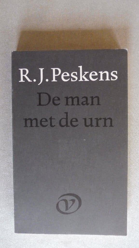 R.J. Peskens - De man met de urn, R.J. Peskens, Ophalen of Verzenden, Zo goed als nieuw, Nederland
