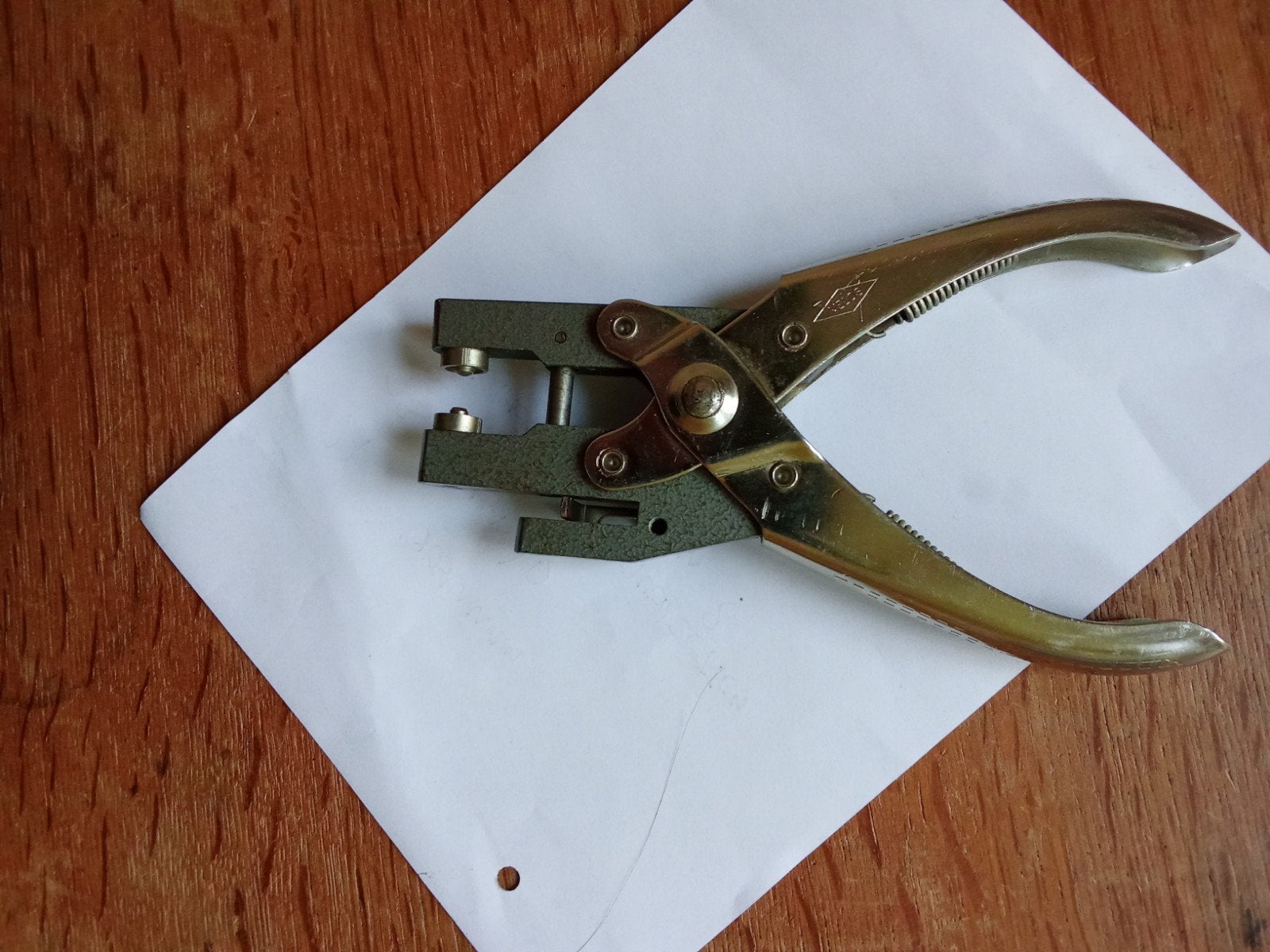 Perforator 1-gaats, grootte gat 5 mm, Ophalen, Zo goed als nieuw, Overige thema's, Pons of Mal