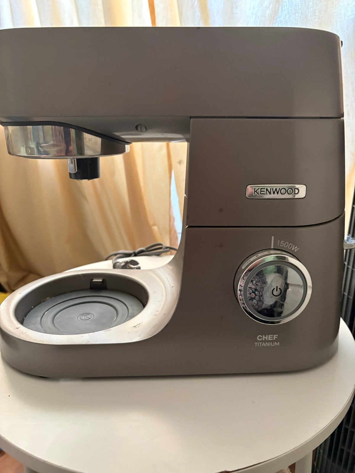 Kenwood Chef Titanium Keukenmachine 1500W, 4 liter of meer, Ophalen of Verzenden, Gebruikt, 3 snelheden of meer