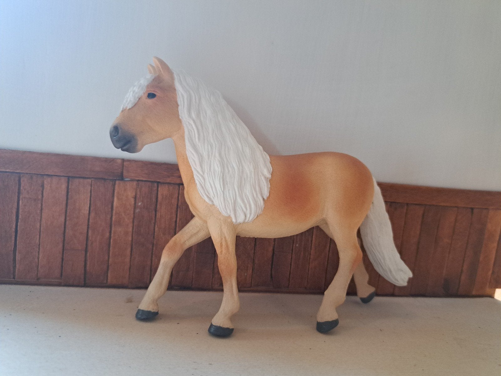 Schleich haflinger repaint zwartwoud merrie, Ophalen of Verzenden, Zo goed als nieuw, Paard, Beeldje of Figuurtje