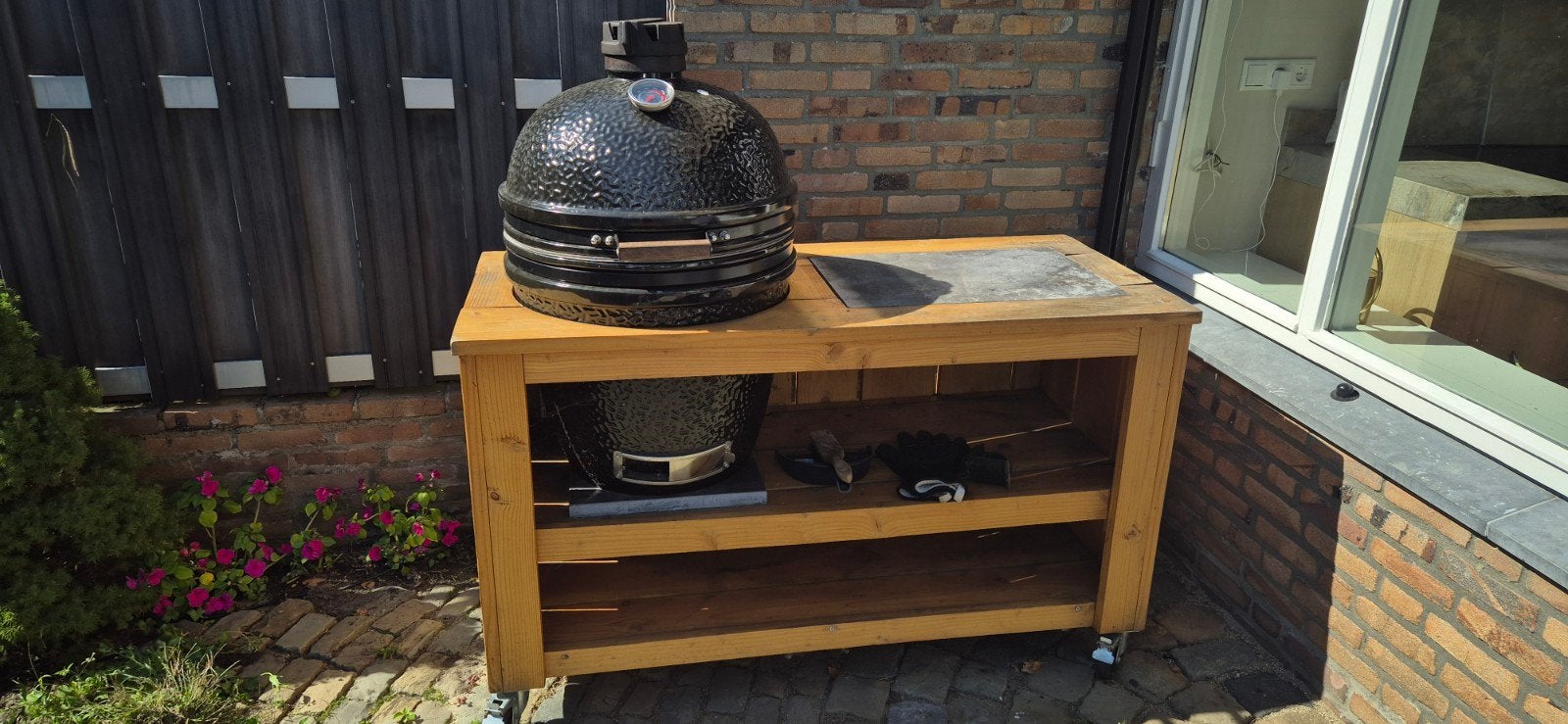The Bastard Kamado met buitenkeuken en accessoires, Ophalen, Zo goed als nieuw, The bastard