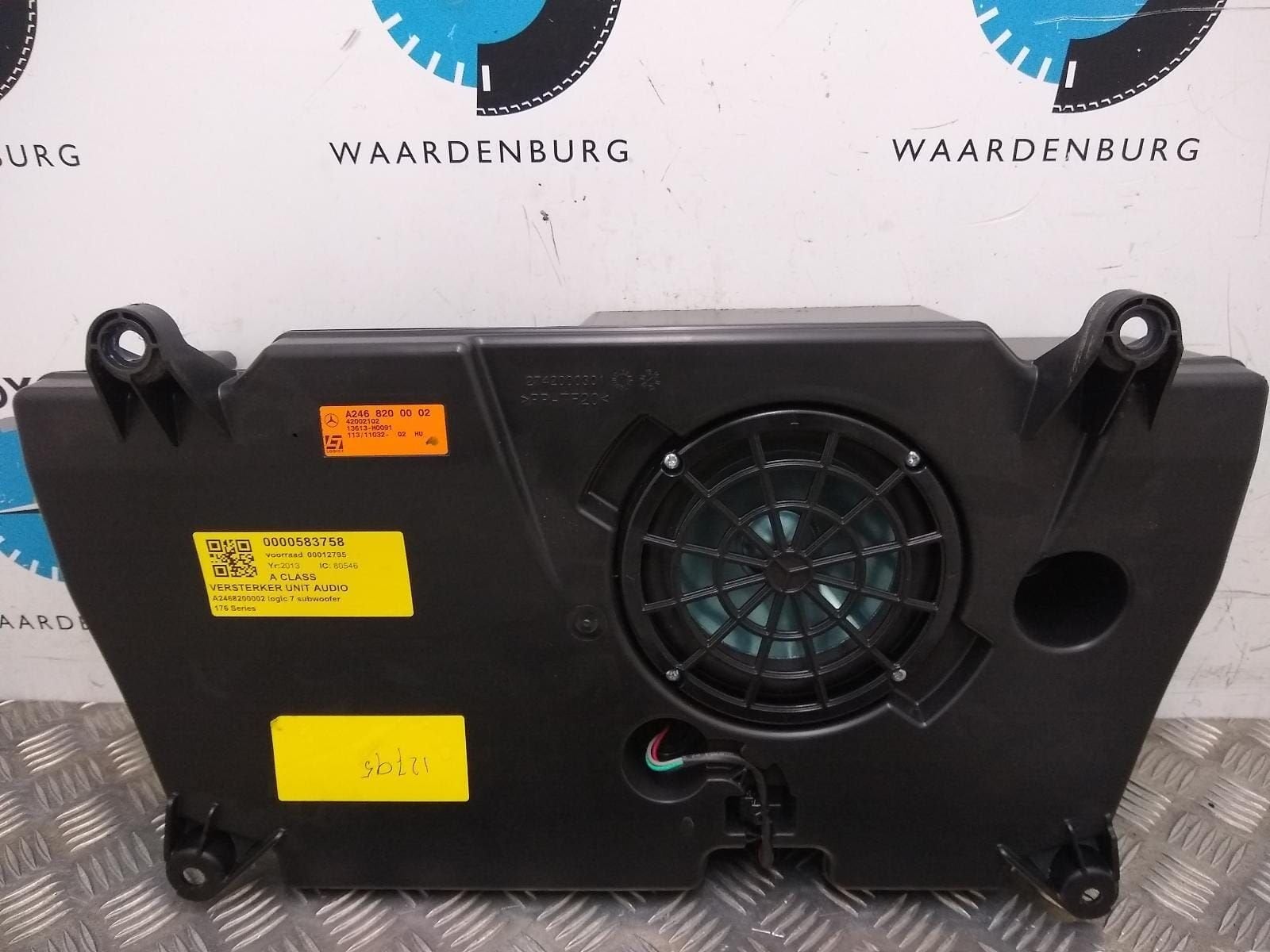 Mercedes subwoofer A2468200002 Logic 7, Ophalen of Verzenden, -, -, -
