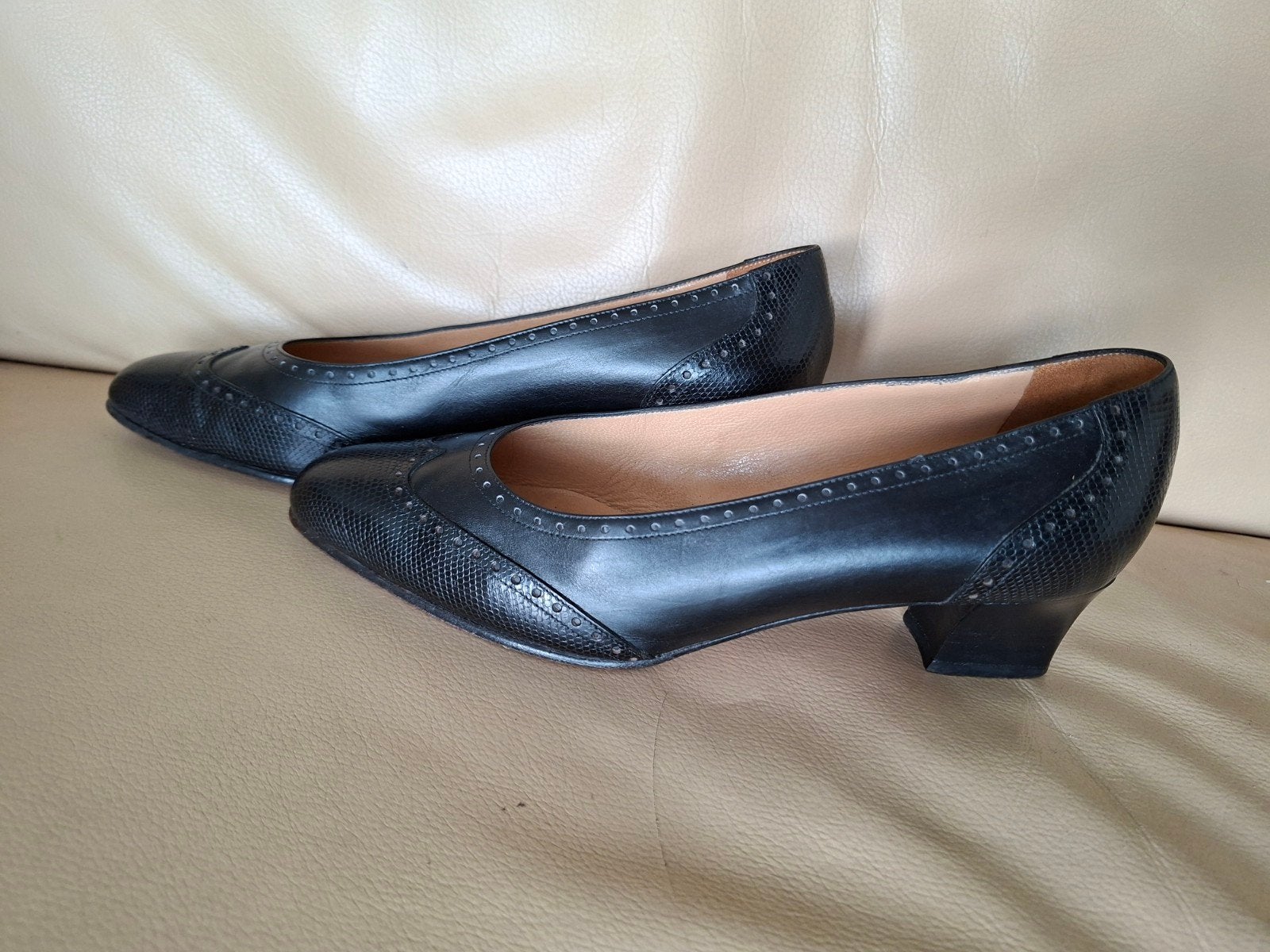 Vintage Church's Lederen Brogue Pumps Kitten Heels maat 37, Kleding | Dames, Ophalen of Verzenden, Zwart