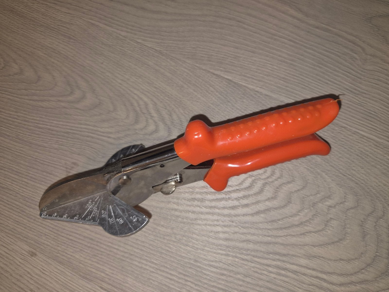 plinten kniptang plinten en profielen, Ophalen of Verzenden, Zo goed als nieuw, Snijgereedschap, Overige merken
